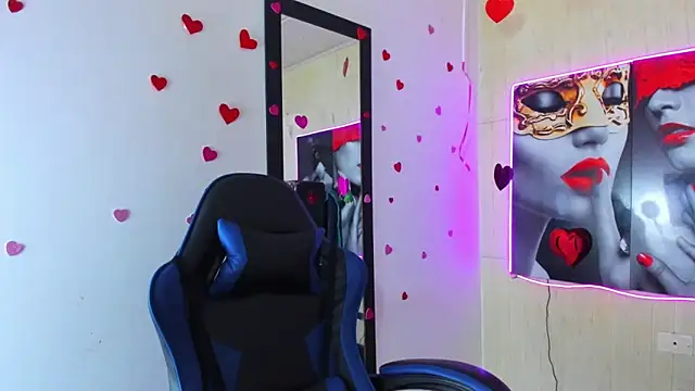 Raven Rouge  online show from 21, 4, 2026