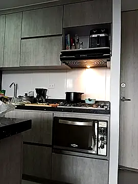 Vikyvoyeur online show from 12, 4, 2026