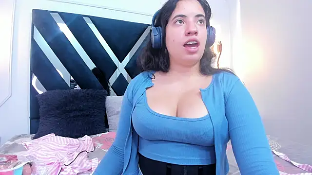 Snapshot of Nicol_Chang chatting on 25, 11, 2025 Nicol Chang online show from 25, 11, 2025