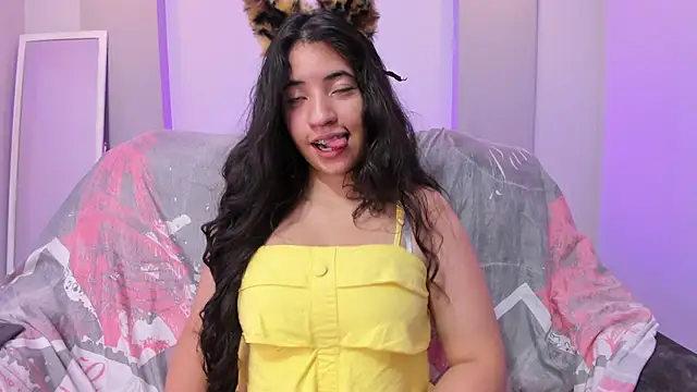 Snapshot of Nicol_Chang chatting on 29, 11, 2025 Nicol Chang online show from 29, 11, 2025