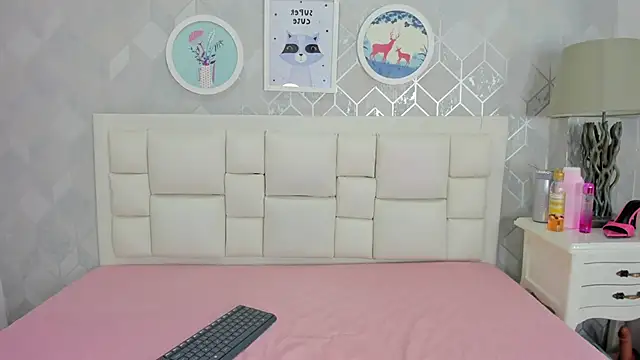 naia cox online show from 5, 4, 2026