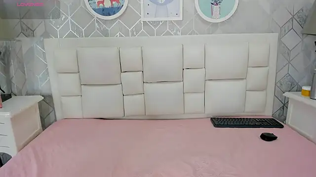 naia cox online show from 7, 1, 2026