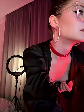 bigJuicyPussy online show from 11, 1, 2026