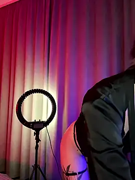 bigJuicyPussy online show from 17, 1, 2026