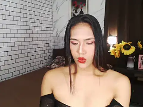 Latinahugecock online show from 2, 10, 2025