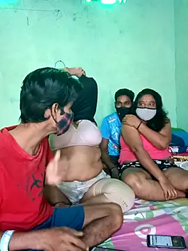 LoveOnStream online show from 4, 11, 2025