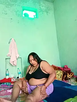 LoveOnStream online show from 6, 11, 2025