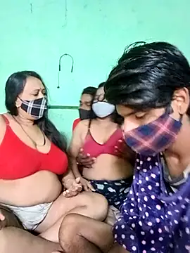 LoveOnStream online show from 1, 11, 2025