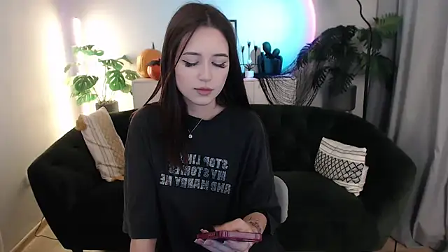 Snapshot of BlackEyesGirl chatting on 29, 10, 2025 BlackEyesGirl online show from 29, 10, 2025