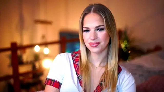 Snapshot of Emilyvanroessel chatting on 2, 11, 2025 Emilyvanroessel online show from 2, 11, 2025