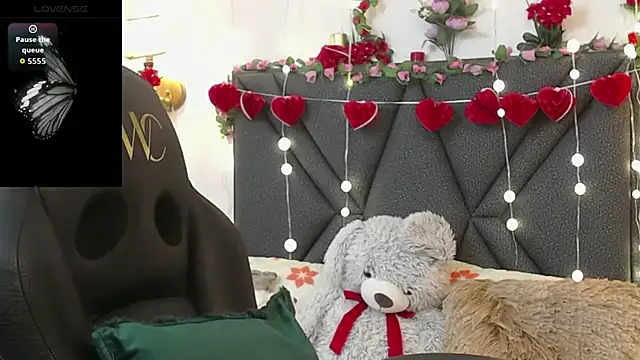 IndraKaur  online show from 25, 3, 2026