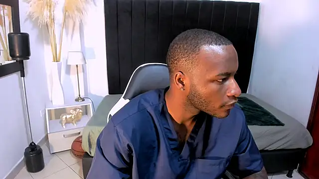 Snapshot of chrstian_lewis1 chatting on 28, 11, 2025 chrstian lewis1 online show from 28, 11, 2025