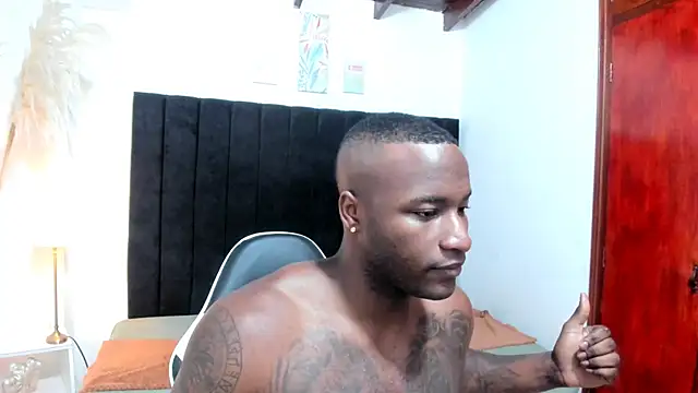 Snapshot of chrstian_lewis1 chatting on 13, 11, 2025 chrstian lewis1 online show from 13, 11, 2025