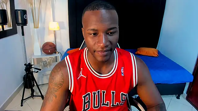 Snapshot of chrstian_lewis1 chatting on 21, 11, 2025 chrstian lewis1 online show from 21, 11, 2025