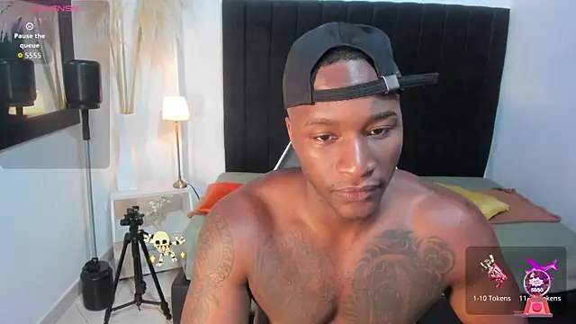 Snapshot of chrstian_lewis1 chatting on 14, 11, 2025 chrstian lewis1 online show from 14, 11, 2025