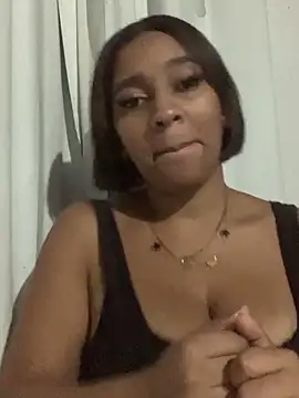 Snapshot of Crisschiavo chatting on 4, 11, 2025 Crisschiavo online show from 4, 11, 2025