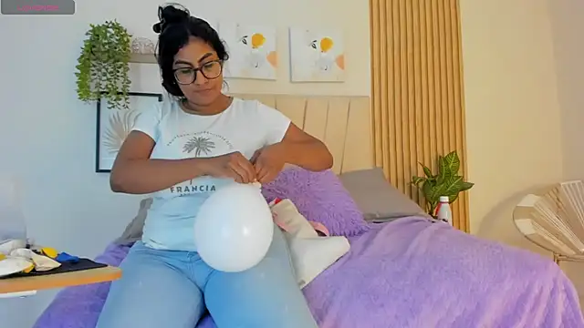  Miaa khalifa  online show from 4, 6, 2026