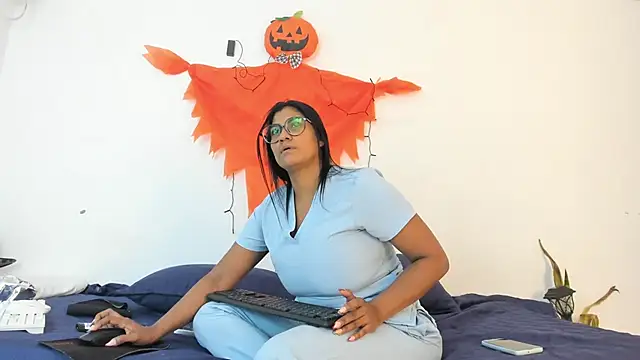  Miaa khalifa  online show from 28, 10, 2025