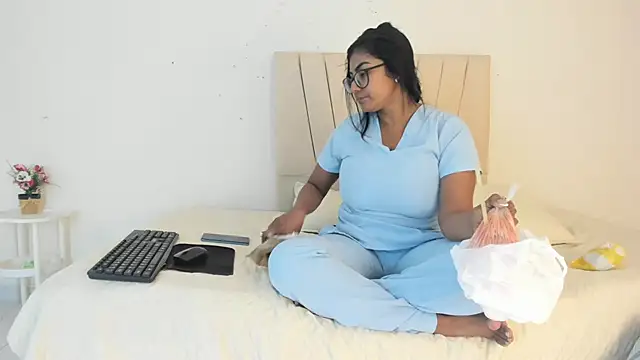  Miaa khalifa  online show from 22, 4, 2026