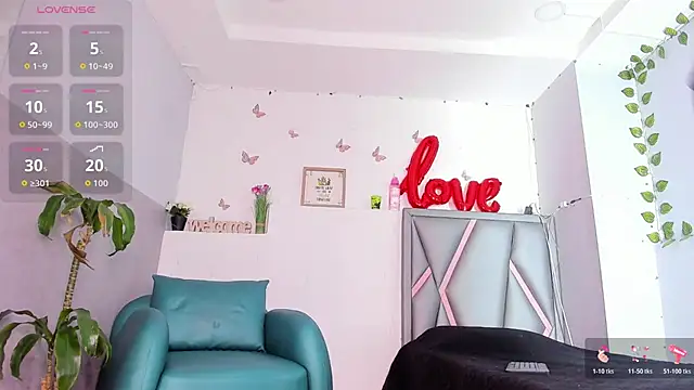 Snapshot of aurora_tziu chatting on 23, 4, 2026 aurora tziu online show from 23, 4, 2026