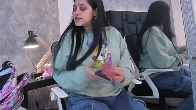 crystaldarliing online show from 6, 11, 2025