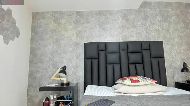 crystaldarliing online show from 6, 1, 2026