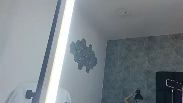 crystaldarliing online show from 13, 4, 2026