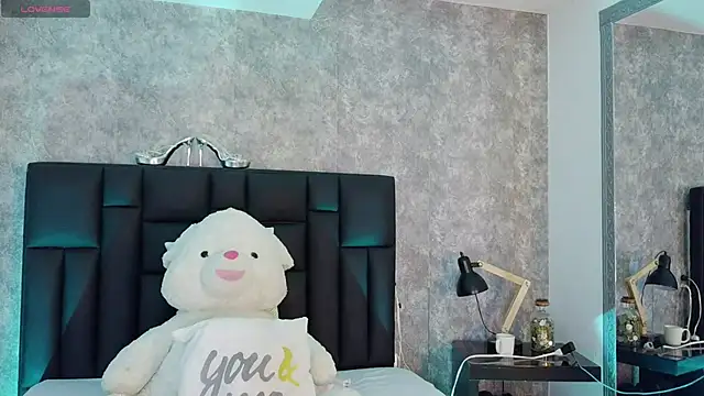 Snapshot of crystaldarliing chatting on 25, 5, 2026 crystaldarliing online show from 25, 5, 2026