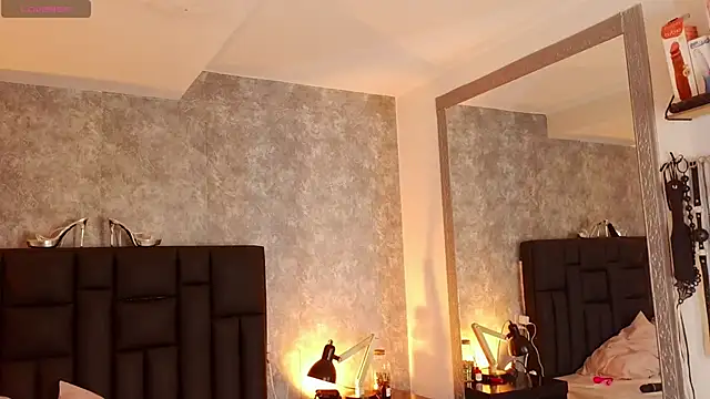 crystaldarliing online show from 16, 4, 2026