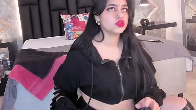 crystaldarliing online show from 7, 11, 2025