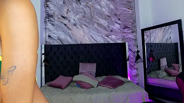 kitty collins  online show from 23, 4, 2026