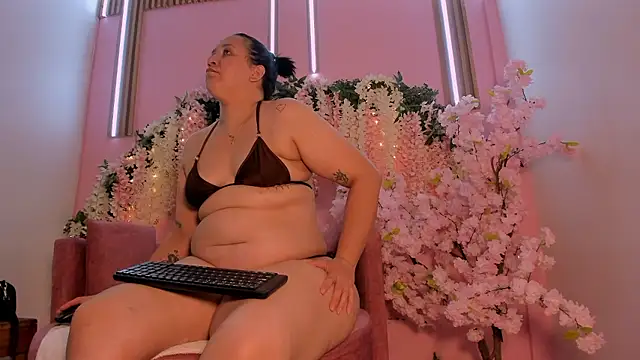 ThiccyLexxy online show from 12, 1, 2026