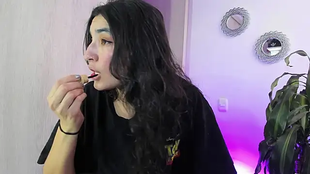 bella thorne3 online show from 17, 2, 2026