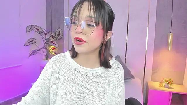 Snapshot of Clara_Luu chatting on 22, 5, 2026 Clara Luu online show from 22, 5, 2026