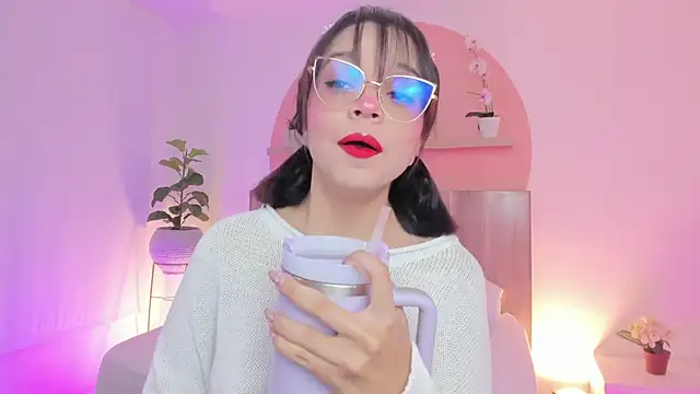 Snapshot of Clara_Luu chatting on 1, 5, 2026 Clara Luu online show from 1, 5, 2026