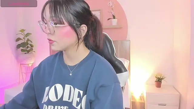 Snapshot of Clara_Luu chatting on 23, 5, 2026 Clara Luu online show from 23, 5, 2026