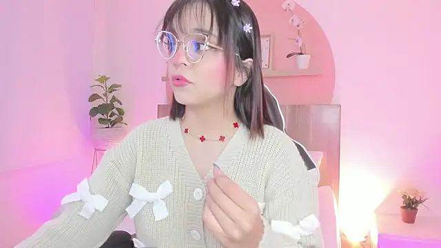 Snapshot of Clara_Luu chatting on 24, 5, 2026 Clara Luu online show from 24, 5, 2026
