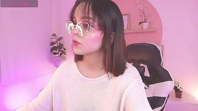 Clara Luu online show from 17, 7, 2026