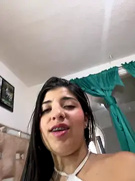 Isaa-Sweet online show from 23, 9, 2025