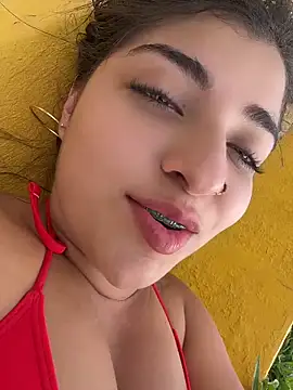 Isaa-Sweet online show from 24, 5, 2026