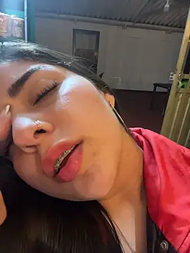 Isaa-Sweet online show from 22, 11, 2025