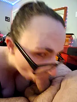 queenpeaches121 online show from 10, 2, 2026