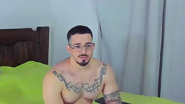 Hunter Hoott online show from 2, 11, 2025