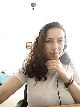 AlanaDesire online show from 13, 9, 2025