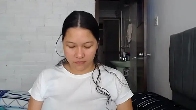 Naia Stant online show from 9, 9, 2025