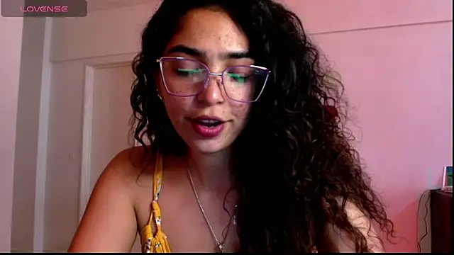 Snapshot of Ariagal chatting on 5, 11, 2025 Ariagal online show from 5, 11, 2025
