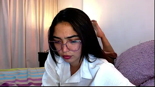 Snapshot of Ariagal chatting on 8, 11, 2025 Ariagal online show from 8, 11, 2025