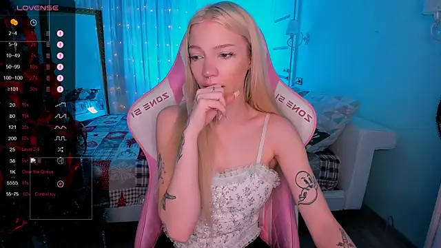 AnyaTaylor  online show from 7, 1, 2026