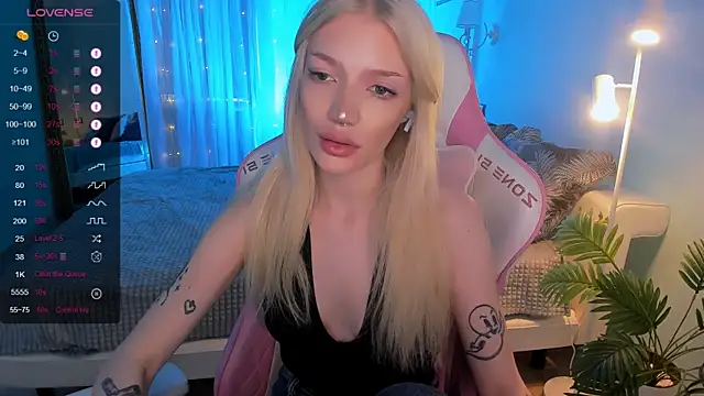 AnyaTaylor  online show from 12, 4, 2026