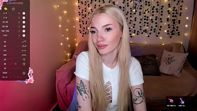 AnyaTaylor  online show from 14, 11, 2025